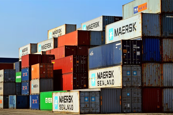 Las exportaciones a la baja apuntan a un menor crecimiento económico