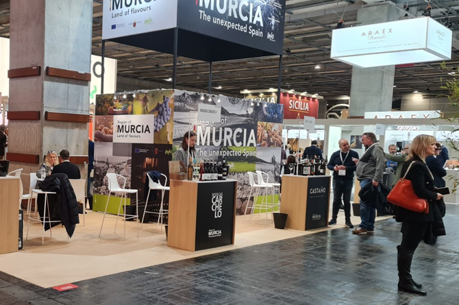 Stand de la Región de Murcia en la Feria Wine de París