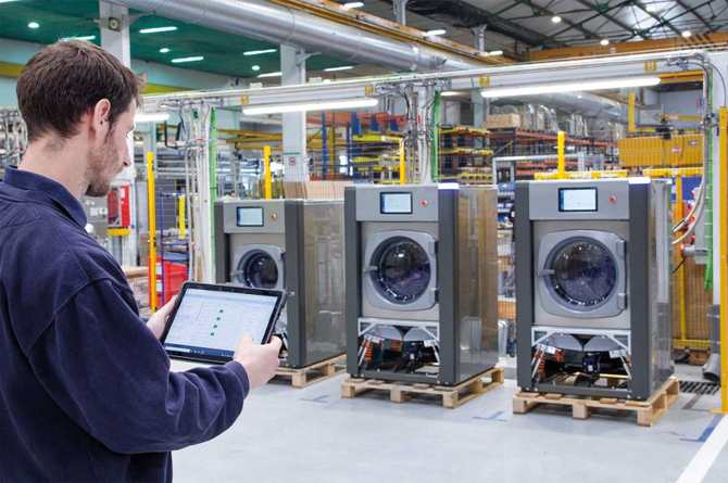 F&aacute;brica de lavadoras, uno de los bienes de consumo duradero cuya producci&oacute;n desciende