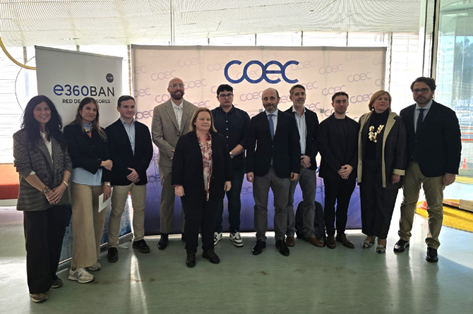 Joaqu&iacute;n G&oacute;mez y Ana Corra, presidenta de Coec, hoy en el VI  Investor Day