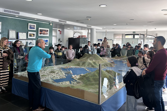 Maqueta del puerto de Cartagena situada en el antiguo club de regatas