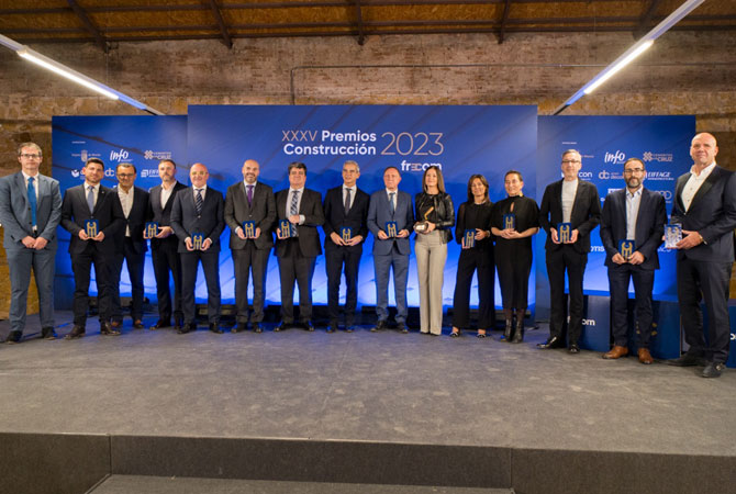 Foto de familia de los galardonados