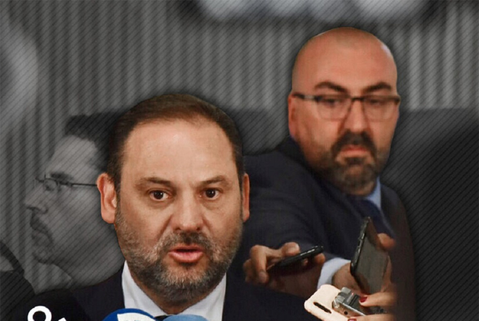 Koldo García, al fondo, junto al exministro Ábalos