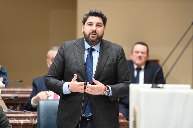 El presidente de la Región de Murcia, Fernando López Miras, durante su intervención en la Asamblea Regional