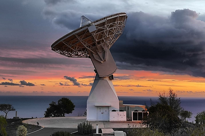 Radar de seguimiento de satélites propiedad del ministerio de Defensa