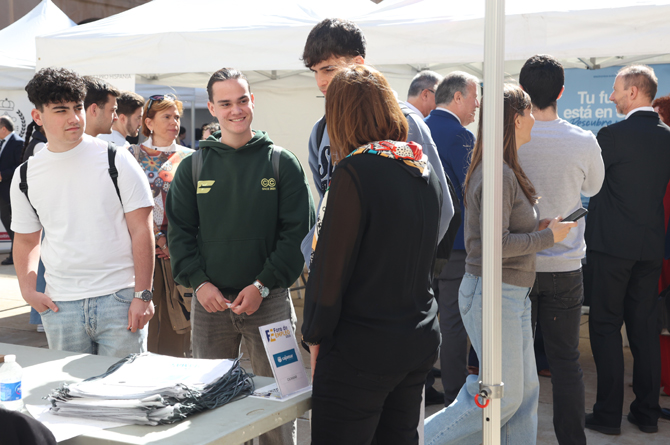 Uno de los stand instalados en la UPCT