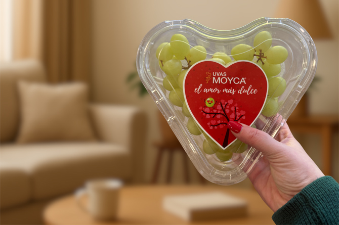 Moyca lanza por San Valentín un envase especial de uvas en forma de corazón
