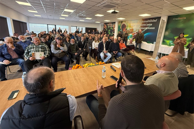 Vox ‘calienta’ a los agricultores del campo de Cartagena con su defensa del Trasvase y el rechazo al Tratado UE-Mercosur