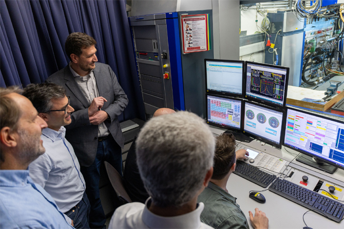 Repsol y Horse crean un motor que funciona con gasolina 100% renovable y apenas consume 3,3 litros