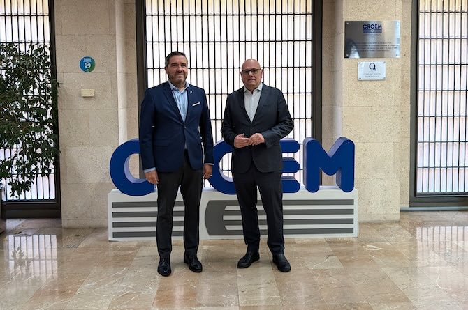 De izquierda a derecha: Miguel López Abad, presidente de Croem, y Pedro Martínez, gerente de Fundown
