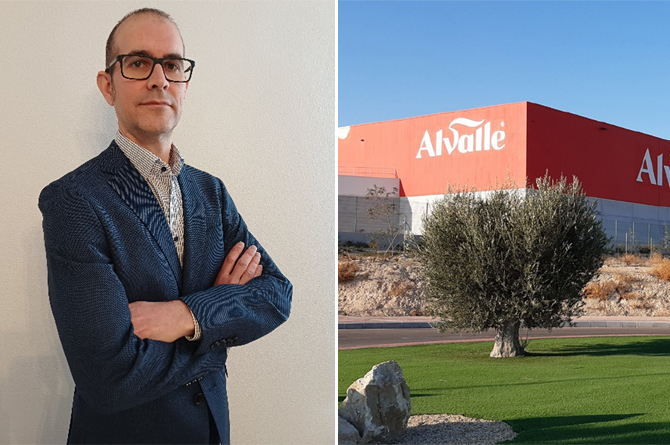 Juan Jos&eacute; Ib&aacute;&ntilde;ez. A la derecha, planta de Alvalle en Alcantarilla