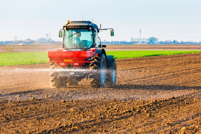 Asaja y Coag alertan: la guerra dispara en más 41 M€ semanales los costes del campo