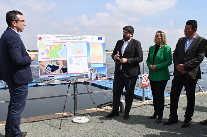 L&oacute;pez Miras inaugura la nueva planta solar flotante de la Comunidad de Regantes del Campo de Cartagena