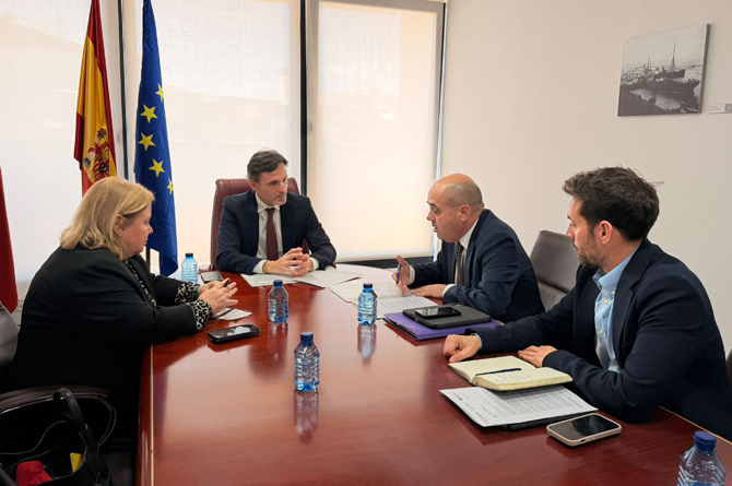 Frente empresarial en Cartagena en favor del Feve y en la l&iacute;nea de ferrocarril con Albacete