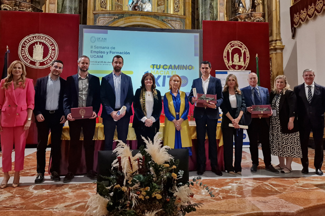 Foto de familia de los galardonados
