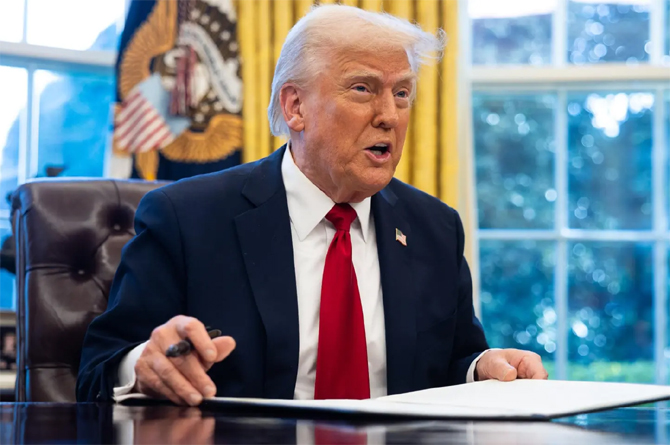 Donald Trump firma el decreto sobre los aranceles