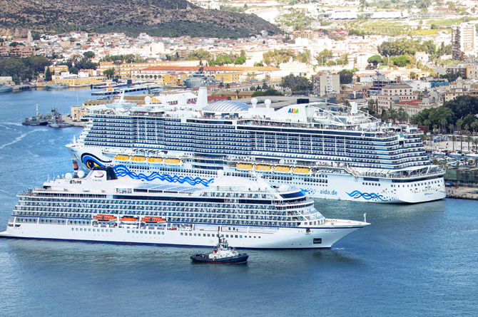 Cruceros en el puerto de Cartagena