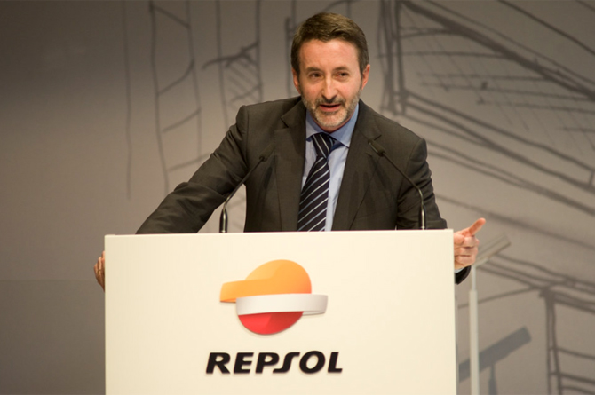 El precio del crudo dispara el beneficio de Repsol hasta los 929 M€, un 153% más