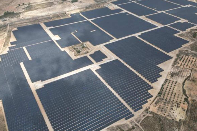 Endesa ‘enchufa’ su planta solar de 145 megavatios en Jumilla tras una inversión de 82 millones de euros