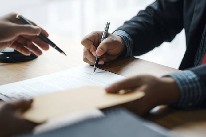 Empresas y aut&oacute;nomos pueden solicitar subvenciones de hasta 15.750 euros para contratos indefinidos