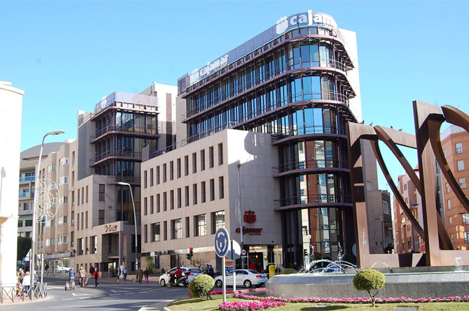 Sede central de Cajamar en Almería