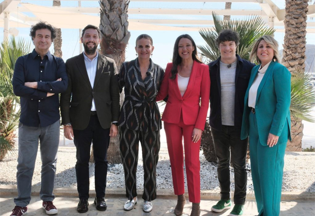 Los jueces de MasterChef con Noelia Arroyo y Carmen María Conesa el día de la grabación