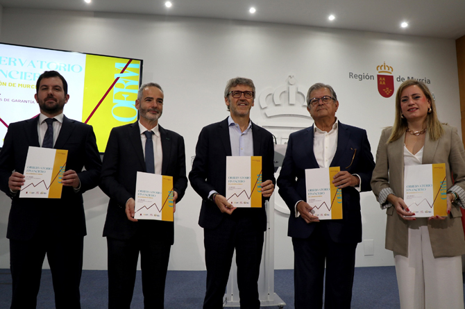 Un momento de la presentación hoy del informe