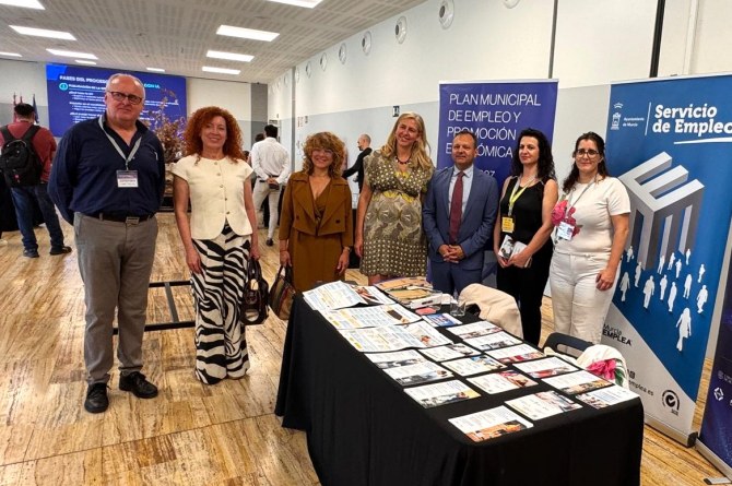 La directora general del SEF, Pilar Valero, asiste a la 'Maratón de Empleo y Emprendimiento