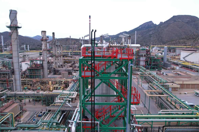 Refiner&iacute;a de Repsol en Cartagena