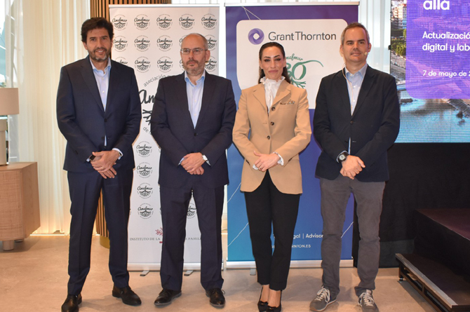 Juan Carlos Mart&iacute;n, Jos&eacute; Mar&iacute;a Rubio y Eloi Font, junto a Isabel Mendoza