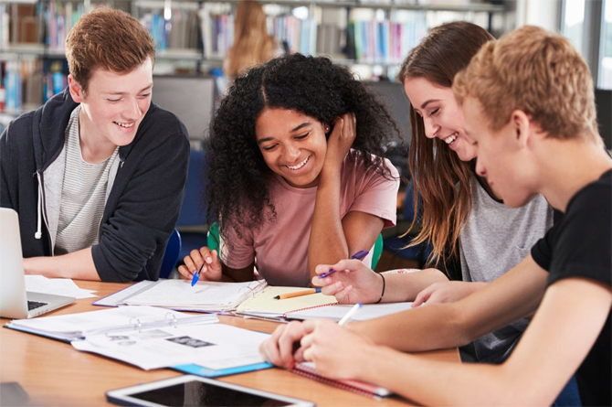 Del estudio individual al aprendizaje en red: así afronta la generación Z la selectividad