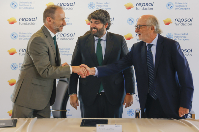 Repsol se incorpora a una nueva cátedra de la UPCT para impulsar la transformación industrial
