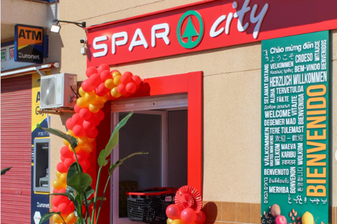 Establecimiento Spar en Los Urrutias