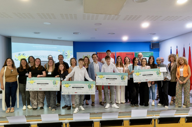 Foto de familia de los finalistas de Innoteca 2026