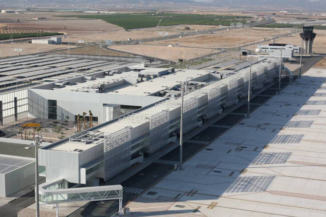 Corvera superó en abril los 97.000 pasajeros, un 89% procedentes de vuelos internacionales