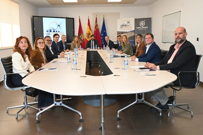 L&oacute;pez Miras, reunido con la junta directiva de la Asociaci&oacute;n de Empresarios del Pol&iacute;gono de Los Camachos
