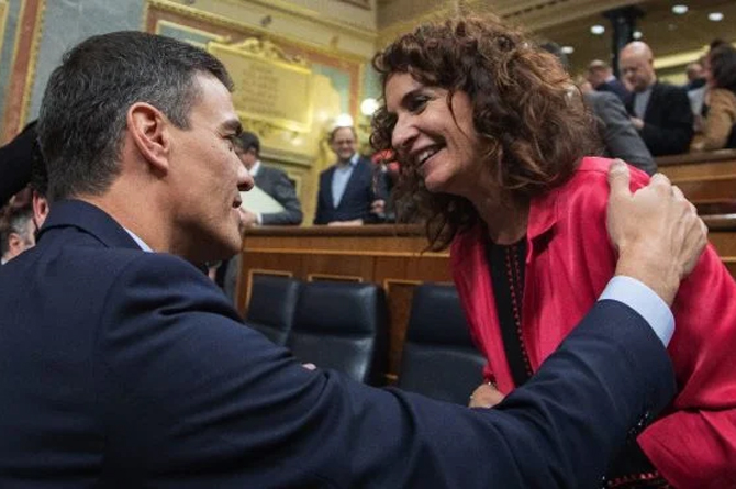 Pedro Sánchez, presidente del Gobierno, y María Jesús Montero, ministra de Hacienda