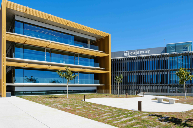 Centro financiero de Cajamar, en Almería