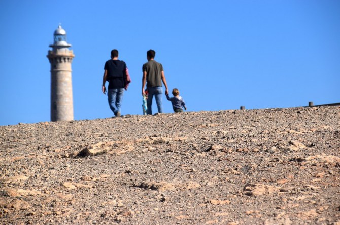 Viajeros en una visita al Faro de Cabo de Palos