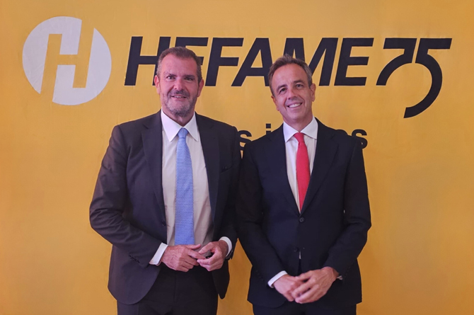 El presidente de Hefame, Enrique Ayuso, junto al director general, Javier López