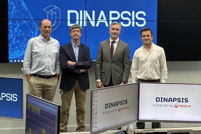 Un momento de la visita dePedro Vicente Martínez a las instalaciones de Dinapsis, ubicadas en Cartagena