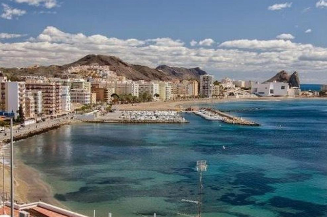Paseo y playa de Las Delicias, en Águilas