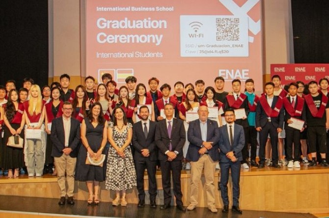 Acto de graduación de los alumnos internacionales de los másters de Logística, Gestión de Riesgos e International Trade de ENAE