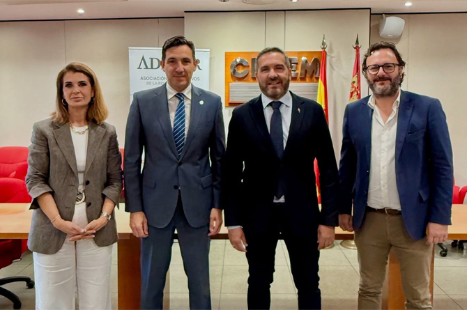Reyes Samper, directora de Adimur; Antonio López, presidente; Miguel López Abad, presidente de Croem y Ramón Avilés, secretario general