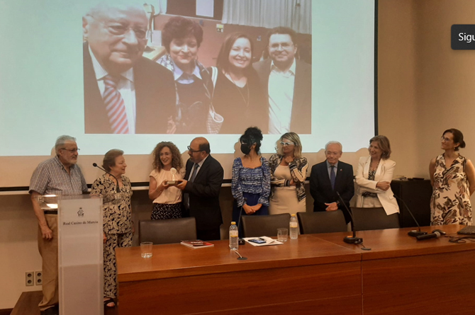 Familiares y amigos de José Molina, durante el homenaje que le ha rendido el Círculo de Economía