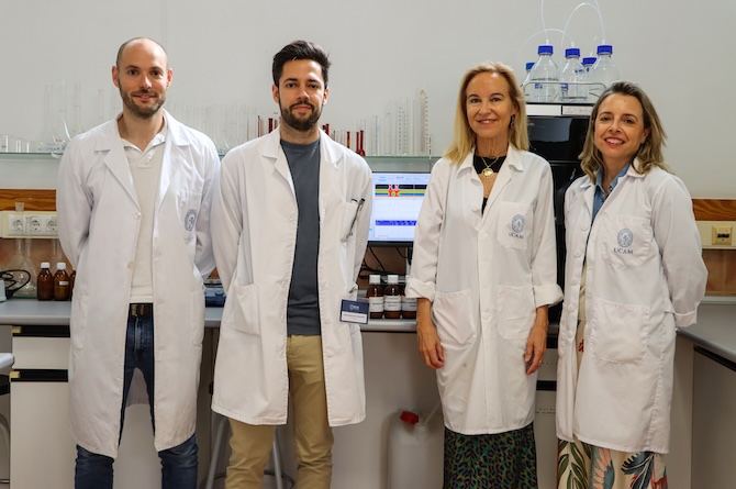 Los investigadores premiados del grupo de nutrición, estrés oxidativo y biodisponibilidad de la UCAM