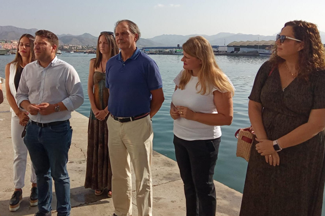 Juan Pedro Vera en una visita este viernes a la Cofradía de Pescadores de Mazarrón