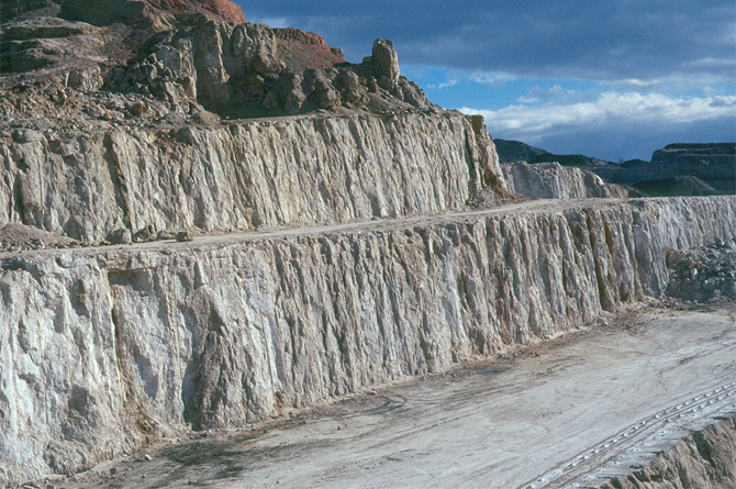 Cantera de yeso en Almería
