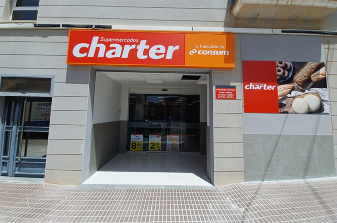 Fachada de un supermercado Charter
