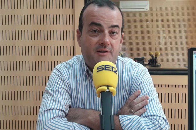 Javier Iniesta participaba como contertulio en Radio Murcia. Imagen: Cadena Ser